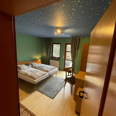 Gaestezimmer Mit Eigenem Bad Und Balkon Im Herzen Von - Nahe Ffm Homestay szállás *