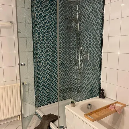 Homestay szállás Gaestezimmer Mit Eigenem Bad Und Balkon Im Herzen Von - Nahe Ffm